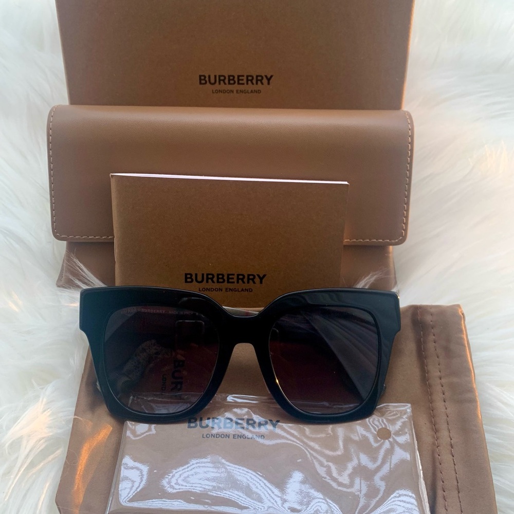 Burberry Sunglasses Black Square
Cat Eye - Picture 6 of 6